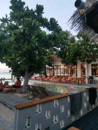 Escape Beach Resort เกาะสมุย