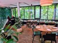 Restaurant Bay 隱藏在博恩美術館旁的綠色餐廳