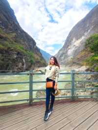 Roaring Beauty: The Majestic View of Tiger Leaping Gorge