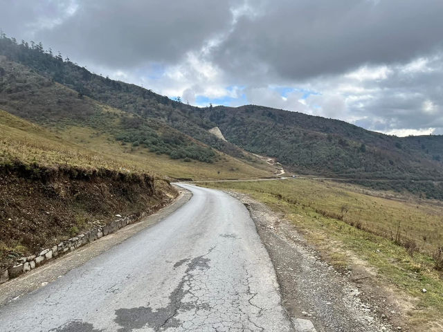 Phobjikha Valley – Blue Skies & Quiet Beauty 