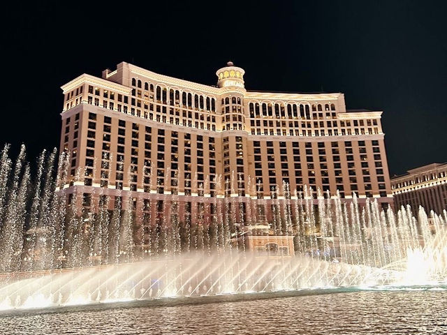 The Bellagio Hotel – Vegas Elegance in Full Bloom