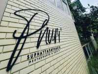 phuri cafe bowin ธีมเหมือนเป็นป่ากลางเมือง