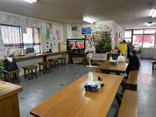 【亀かめそば｜かめかめそば】 那覇・若狭の地元食堂で味わう、コスパ抜群の沖縄そば