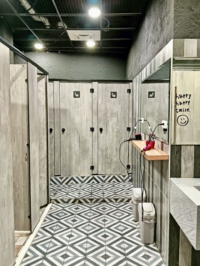 1919 Backpacker Inn (One Night Hostel) – Stylish, Clean & Super Convenient