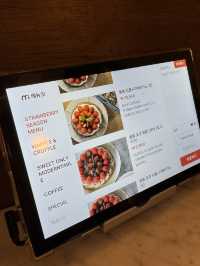 季節限定！苺ワッフルが美味しい釜山夜カフェ