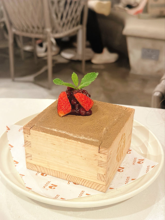 紅磚拱門設計，充滿異國風情嘅「2 Soon Cafe」