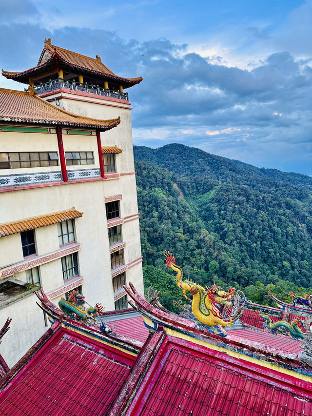 Genting’s Must-Visit Stop Between Thrills: Chin Swee Caves Temple