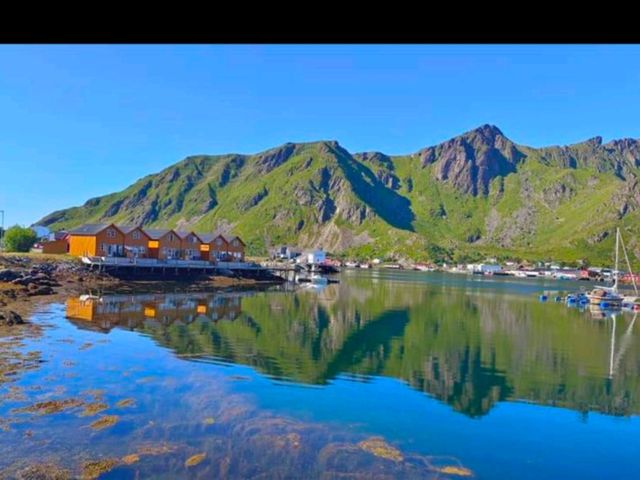  羅浮敦群島主要是以三個大島與周遭小島形成。