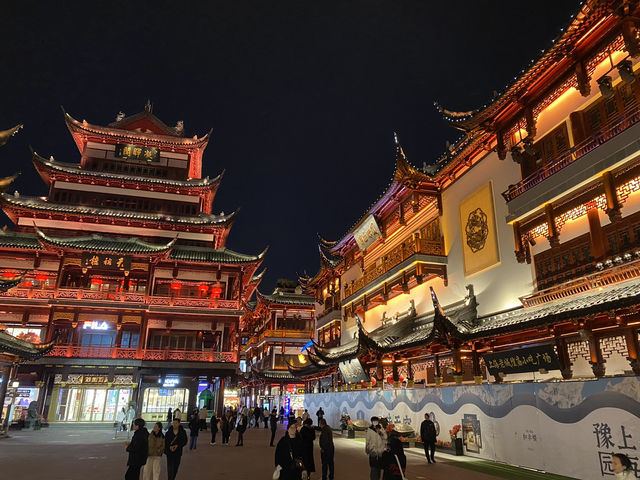 Yu Garden at night 