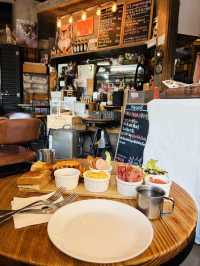 Wolf Den Café：美孚隱世狼系主題咖啡廳，打卡必試酥皮全日早餐！