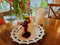 Under The Tree Cafe 🏡