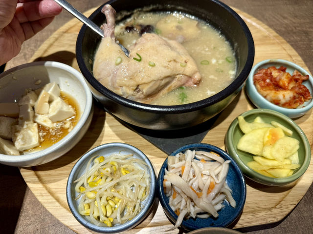 高雄成功路上漢神百貨B3美食天地.（韓姜熙小廚房）是我的最愛餐點