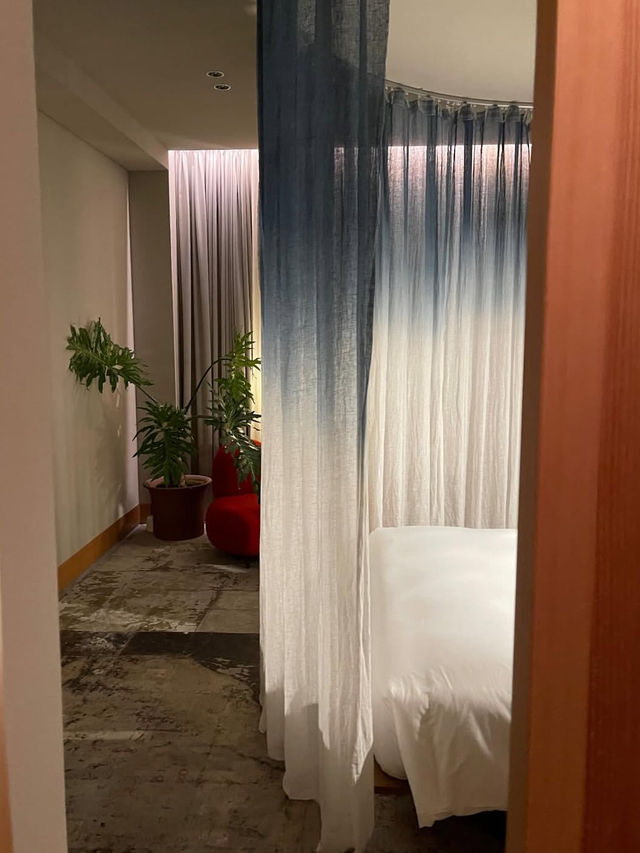 🏛️築100年の銀行をリノベーション！「HOTEL K5」で過ごすアートな東京ステイ 日本橋兜町に佇む「HOT