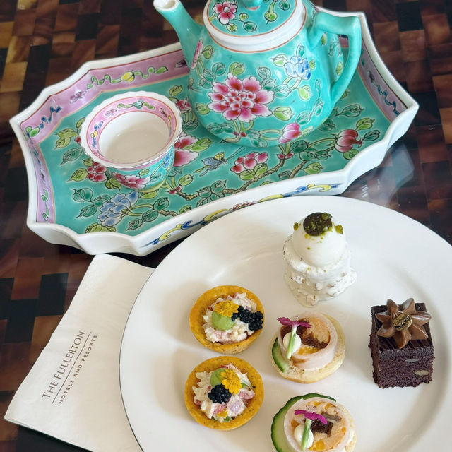 Elegance in Every Sip: The Straits Lounge Experience 🇸🇬