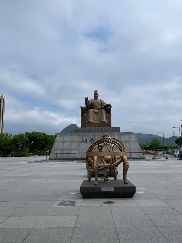 Echoes of Royalty: The Spirit of Gyeongbokgung