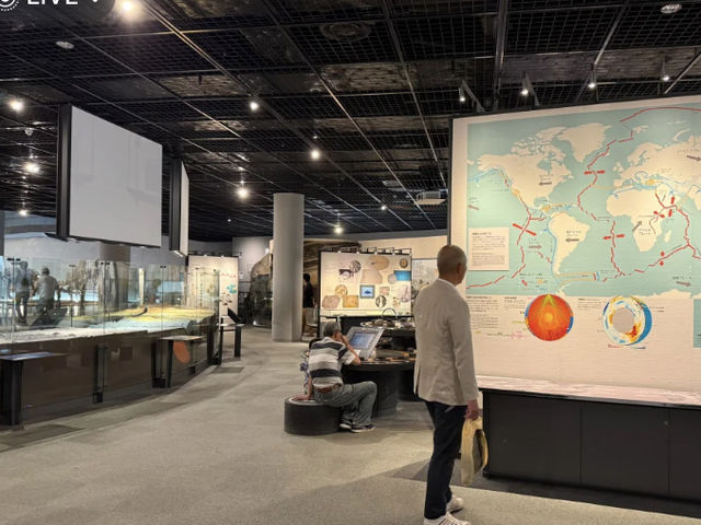 Fukui Prefectural Dinosaur Museum: A Journey to the Jurassic (and the Expo Stamp!) 🦖🦕