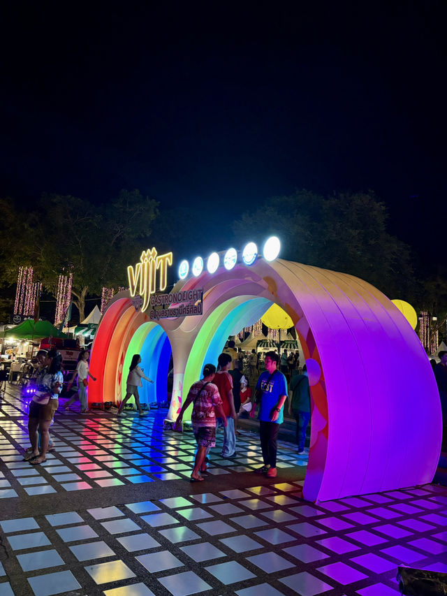 🕯️✨ รีวิวงานแห่เทียนพรรษาอุบลราชธานี 2568