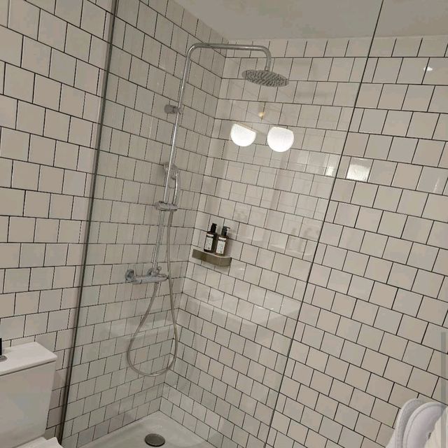 Hotel Midmost