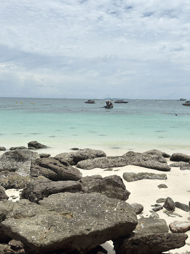 🌊มุมถ่ายรูปเกาะล้านน้ำใส หาดทรายขาวมาก  