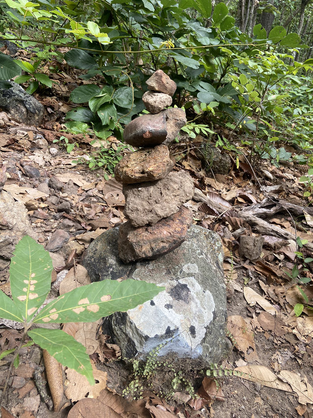 จุดชมวิวผาแดง ดอยกาน อำเภอบ้านโฮ่ง จังหวัดลำพูน