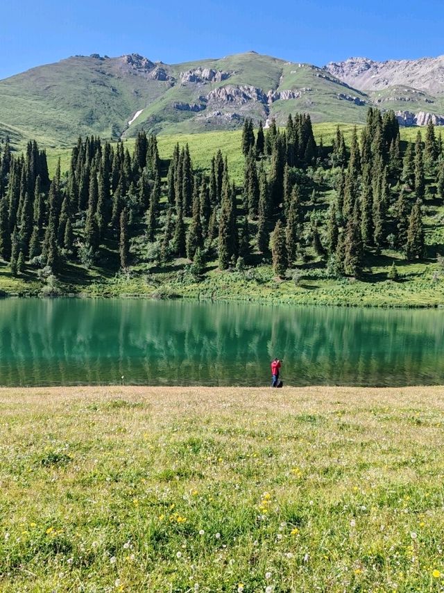 Emerald Fairy Lake: A Jewel Nestled in the Wilderness
