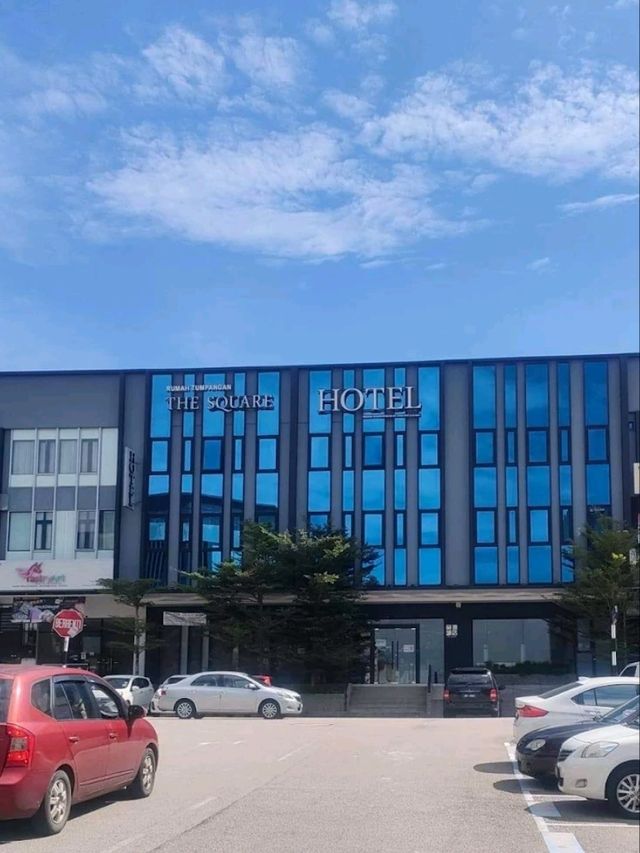 “Square Comfort: Cozy & Central in Johor Bahru”