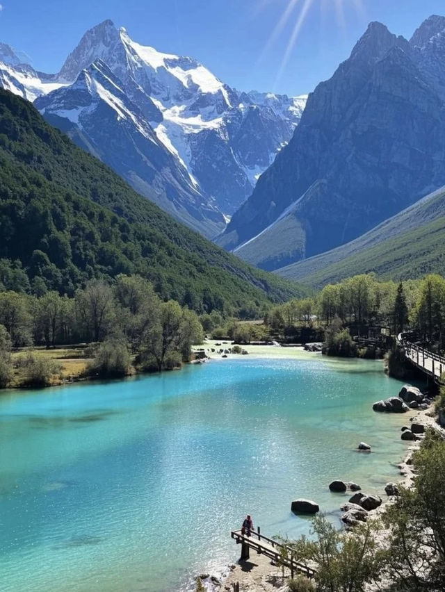 🇨🇳 Er Hai Lake - Mirror of mountains & Sky ☁️