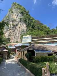 พักผ่อนบนเกาะสวรรค์ที่ Phi Phi Cliff Beach Resort