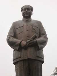 Statue of the Century: The Fate-Turning Shift from Farmhouse to Square