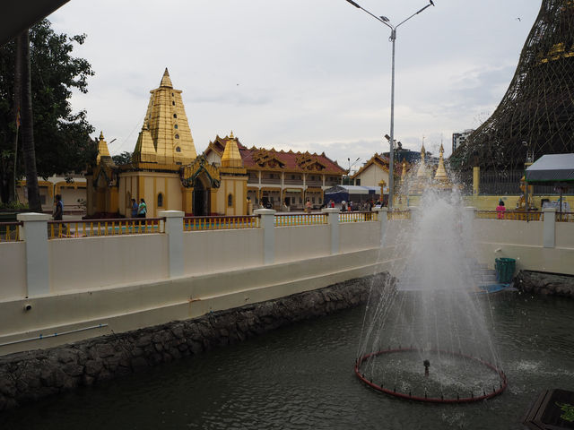  The Sacred Heart of Yangon: Bo Ta Htaung Pagoda