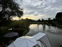 🌿✨ ภูผาราชัน บ้านมุง – Glamping กลางขุนเขา วิวหลั