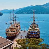 🚢「微風湖上行，富士山與箱根山景盡收眼底。」