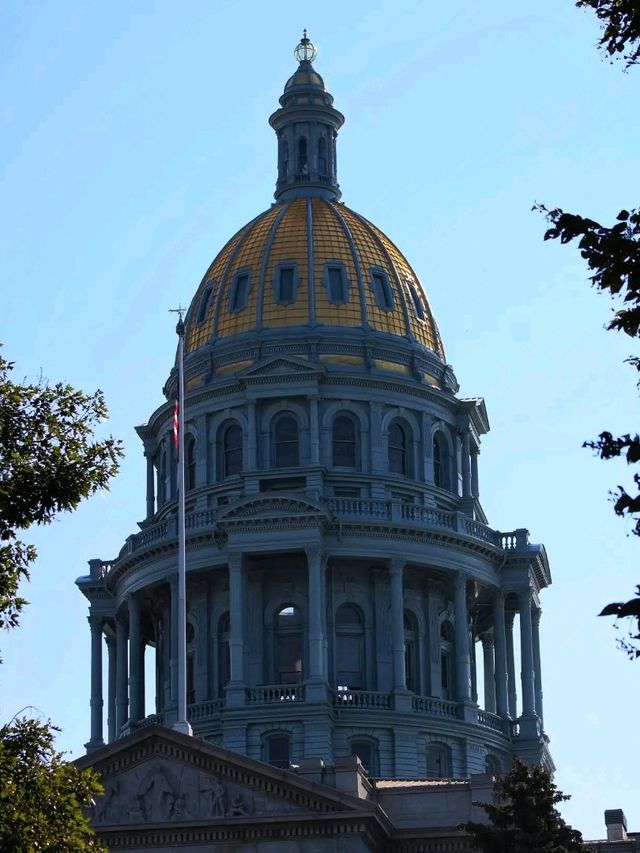 🏛️ Colorado State Capitol – A Mile High Icon 🏛️ Colorado State Capitol – A Mile High Icon