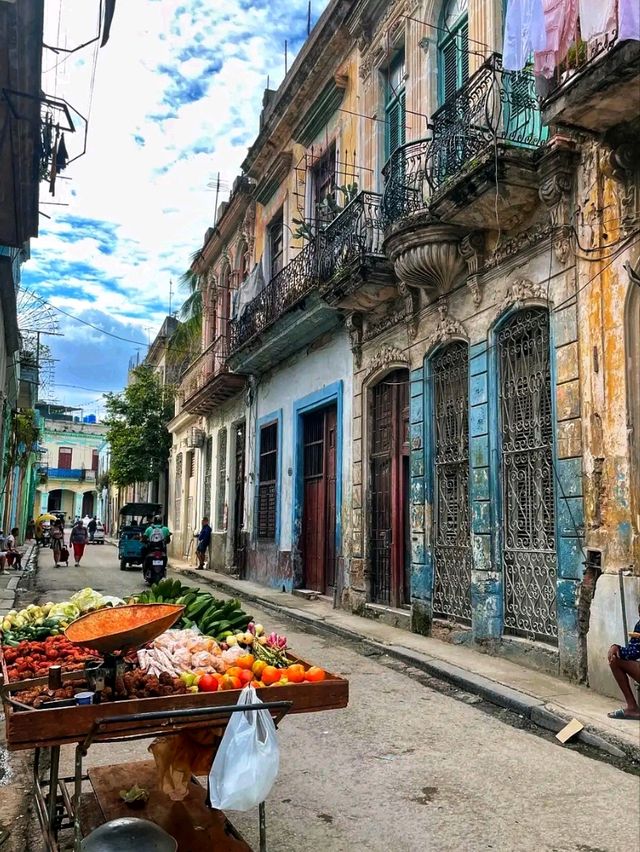 🌆 Old Havana – A Living Museum of History and Culture 🇨🇺