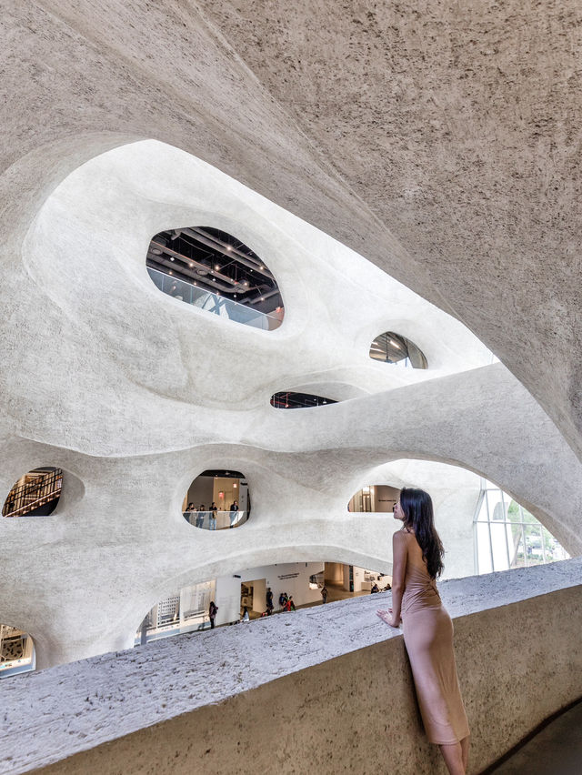 紐約科幻蟲洞建築打卡新熱點🦋  