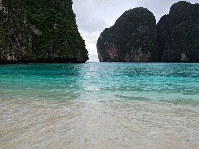 プーケット・ピピ島(マヤ湾)