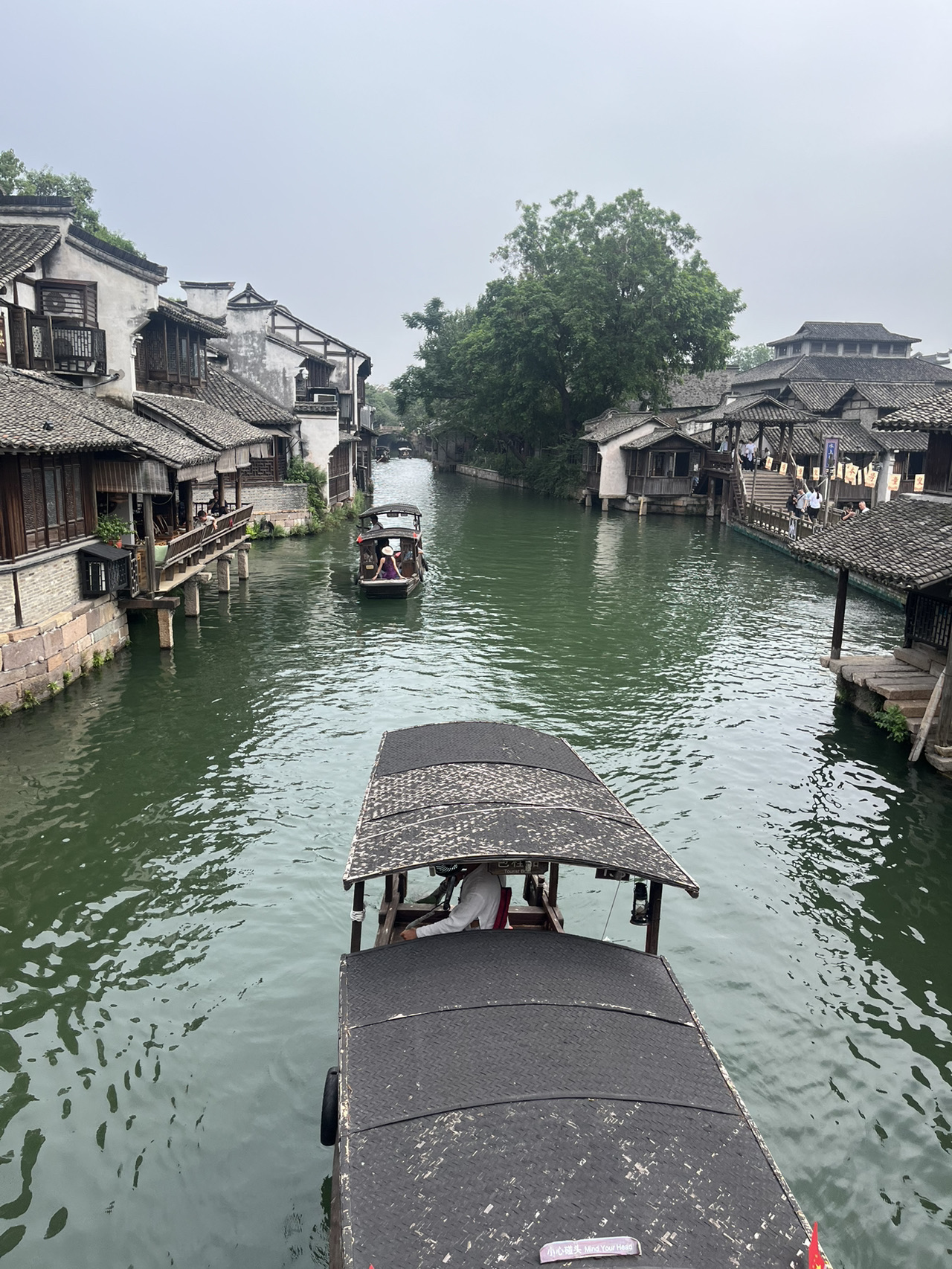 5-Day Hangzhou Itinerary

🗺️【Itinerary】
Day 1: Arrive in Hangzhou, stroll along West Lake – soak in the poetic lake scenery, relax by the lake, and get a taste of Hangzhou's romance.
Day 2: Pray at Lingyin Temple + take a refreshing walk through Jiuxi Yanshu, a journey to purify your soul.
Day 3: Explore Hefang Street & Southern Song Imperial Street – a literary and artistic destination, strolling and shopping in the ancient and charming streets.
Day 4: Hangzhou Xintiandi – trendy shopping + popular desserts.
Day 5: Hangzhou Zoo × Prince Bay Park – enjoy nature and adorable animals to make for a perfect ending.

📍【Must-Visit Attractions】
West Lake - West Lake Scenic Area, Xihu District, Hangzhou. Opening Hours: All Day
Lingyin Temple - Fayun Mountain, Lingyin Road, Xihu District, Hangzhou. Opening Hours: 7:30-17:00
Hefang Street - Hefang Street, Shangcheng District, Hangzhou. Free time to explore all day.
Southern Song Imperial Street - The Southern Song Imperial Street on Zhongshan South Road, Shangcheng District, Hangzhou, is a pedestrian street brimming with ancient charm.

Hangzhou Xintiandi - Xinfeng Road, Jianggan District, Hangzhou, is a trendy hotspot.

🥘【Must-Try Foods】 West Lake Vinegar Fish, Longjing Shrimp, and Beggar's Chicken are must-try! Explore hidden local breakfast stalls, Hefang Street souvenirs, and Southern Song Imperial Street dessert shops – all included! 😋

🏠【Accommodation Recommendation】 Hangzhou eLong Hotel (Wulin Square Jianguo North Road Metro Station Branch)
Address: Next to Wulin Square Station, Line 1, Jianguo North Road, Xiacheng District, Hangzhou. Super convenient transportation! Numerous restaurants nearby, and you can enjoy a tranquil evening stroll.

📷【Photo Spots】 Must-see: The classic West Lake reflection – every shot on the green trees and lake is a masterpiece! Ancient trees at Lingyin Temple, autumn colors of Jiuxi, the starry lights of Southern Song Imperial Street, and the cool exterior of Xintiandi – guaranteed to be a hit on social media!

📣【Tips】

👟 Relaxed and flexible itinerary, comfortable shoes recommended!

📸 West Lake sunset is a must-see! A sunny day at Prince Bay Park is incredibly therapeutic for photographing the flower fields.

🎉 Hefang Street gets crowded on weekends, so consider a weekday for a leisurely stroll.

🌿 Be mindful of quiet and politeness at Lingyin Temple, and remember to pray!

🛒 Xintiandi has many shops, so remember to book reservations for popular dessert shops in advance!

🏞️ Hangzhou is so beautiful you'll want to stay longer! Flexible itinerary, satisfying all your needs for leisure, photo opportunities, and fun activities!