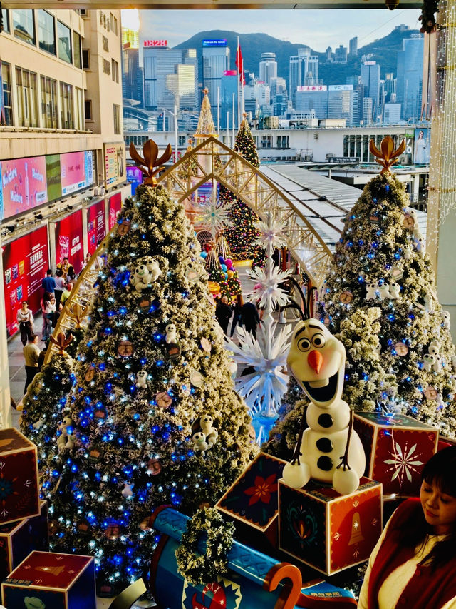 A Tapestry of Twilight and Tinsel A Tapestry of Twilight and Tinsel