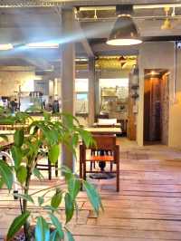 부산 골목 안에 이런 분위기 카페가? 감성 폭발 공간 리뷰!✨