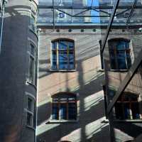 現代建築のスタイルを融合させたConservatorium Hotel