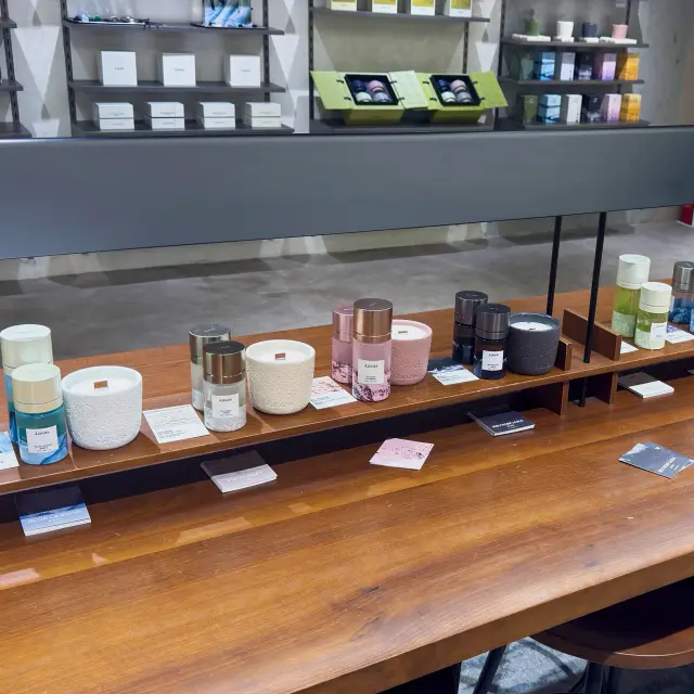Travel the world through scent 