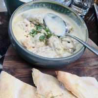 【ジョージア🇬🇪/中庭にあるオシャレなワインバー&レストラン🍽️】