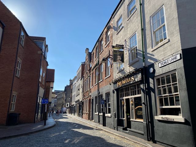 Vibrant Day in Hull City Center 🏙️🌟