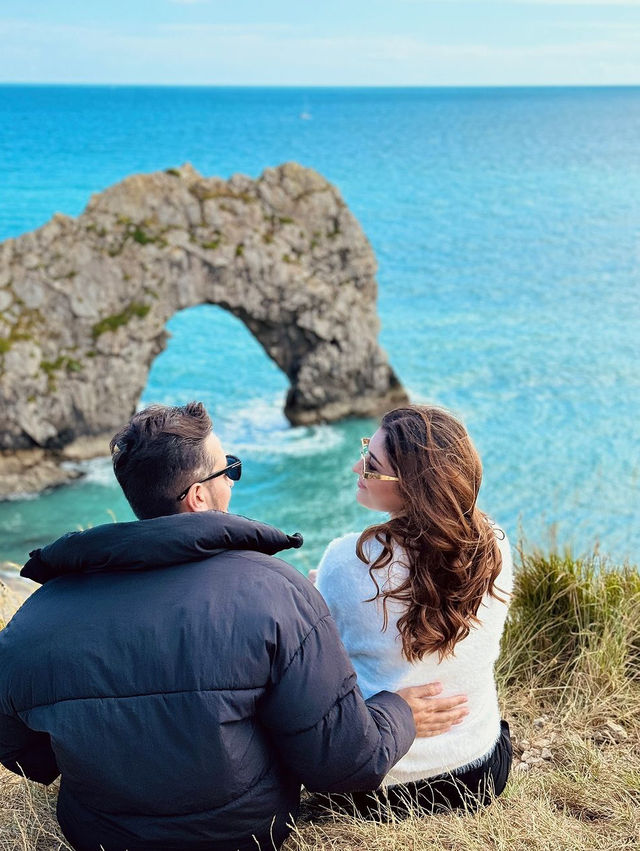 Durdle Door, Dorset Beach: 놀라운 자연 명소 🌊