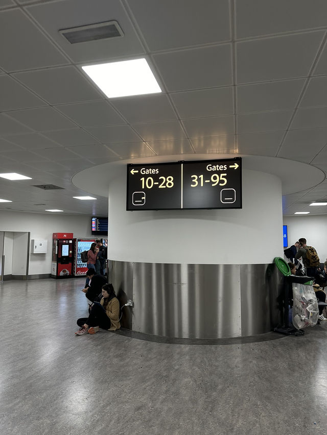 【英國蓋特威克機場 Gatwick Airport 首次參觀！】
