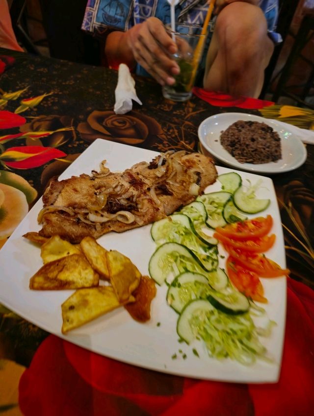 해외여행 쿠바 올드하바나 말레콘 해변 근처 맛집 Chago Habana