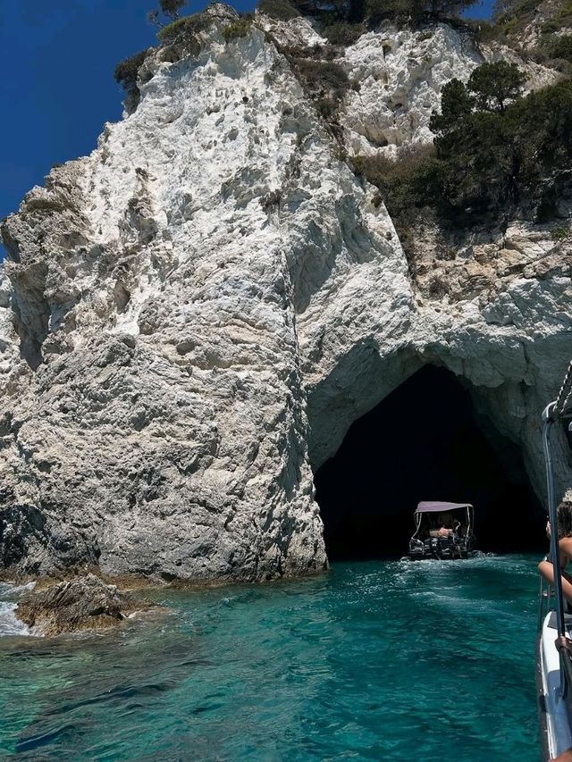  🌊 Zakynthos: A Jewel of the Ionian with Turquoise Seas and Natural Wonders 🇬🇷✨