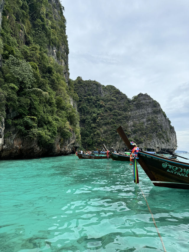Phi-Phi lagoon or paradise?🩵