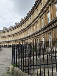 The Royal Crescent in Bath: A Georgian Masterpiece 🏛️
