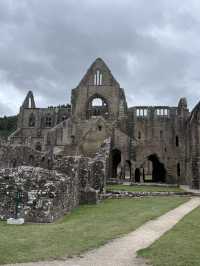 The Monumental Tintern Abbey, How Can A Ruin Be So Mesmerising?!